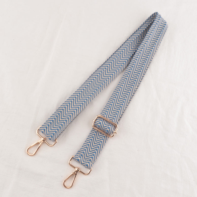 Durable Shoulder Strap Featuring 360° Rotating Metal Clasp
